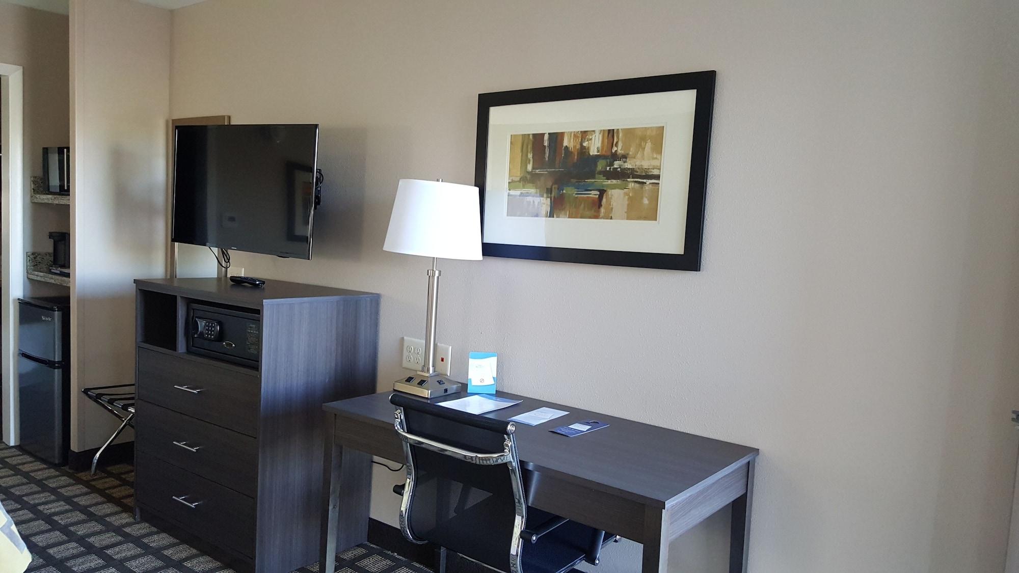 Baymont By Wyndham Clarksville Exterior foto