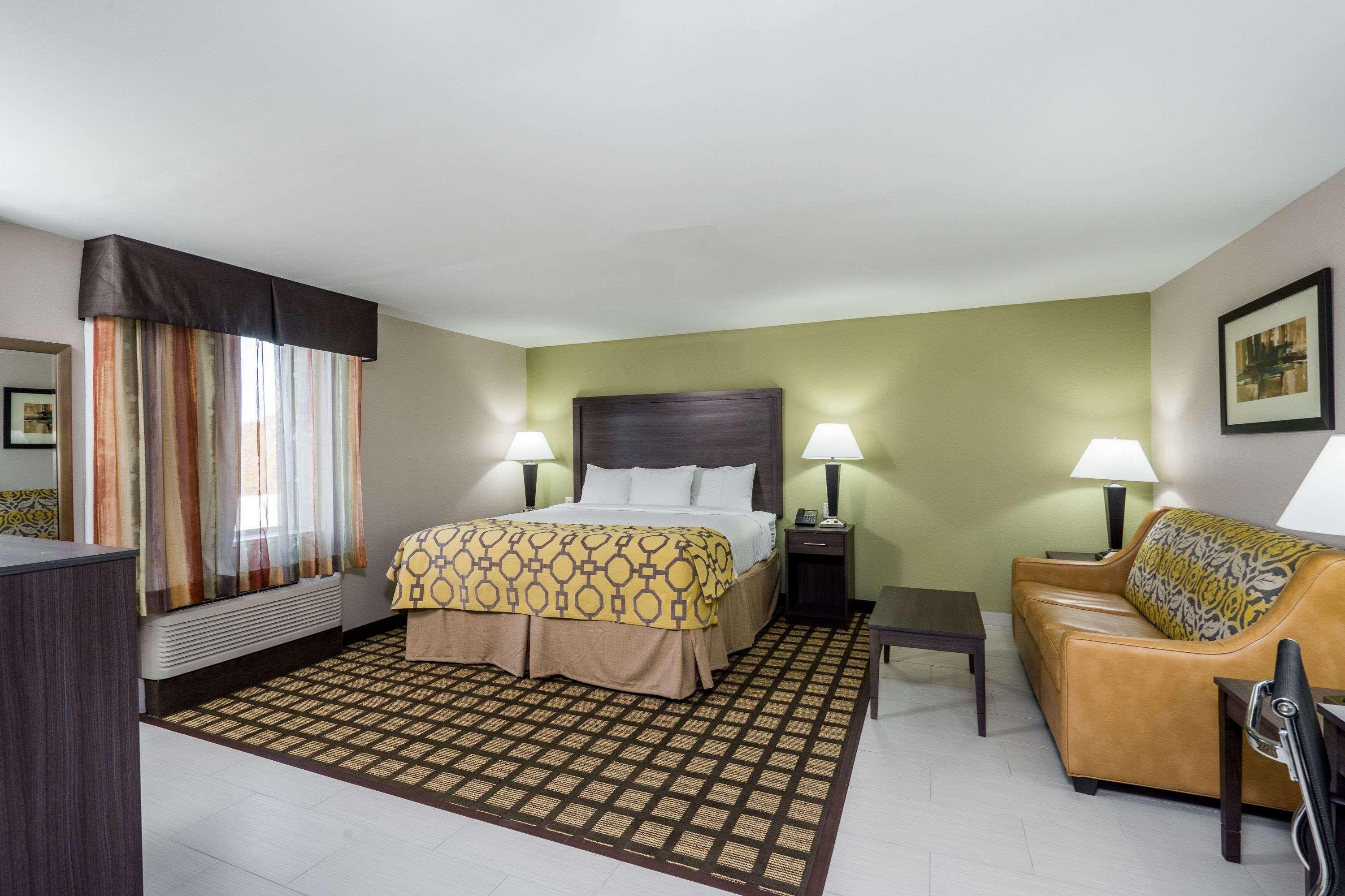 Baymont By Wyndham Clarksville Exterior foto